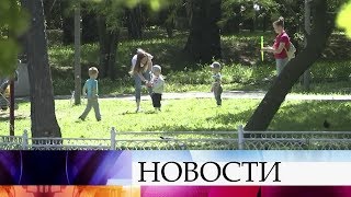 На юге Москвы прохожие спасли ребенка из припаркованной, закрытой наглухо машины.