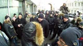 Полиция и гомофобные ублюдки разогнали ЛГБТ-акцию