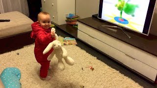 Танцуем и дурачимся под песенку Я мишка Гумми Бер # Gummy Bear