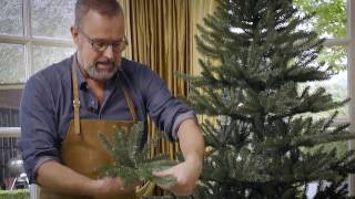Kunstkerstboom opzetten by Romeo - TuinWereld