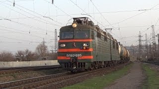 Электровоз ВЛ80С-685 с грузовым поездом