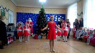 Новогодний танец первоклашек;)))