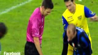 إيتو ينطح لاعب كييفو - سيزار - .