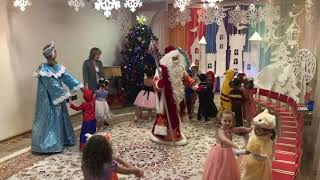 Новогодний утренник в средней группе