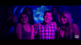Los Nuevos Ilegales - Abriendo Las Botellas [Official Video]