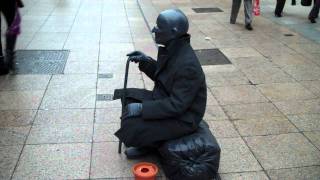 Human Statues 1 (Voldemort in Dublin)
