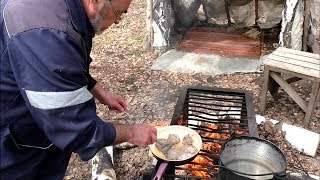 Сибирская рыбалка и ее особенности. | Приготовление котлет из филе карася на рыбалке.