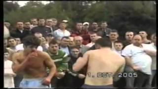 Tough Gypsy vs tough non gypsy! bareknuckle fight! MUST WATCH