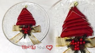 Come piegare un tovagliolo ad albero di Natale