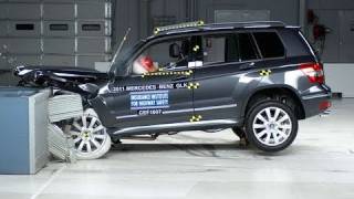 2011 Mercedes-Benz GLK moderate overlap IIHS crash test
