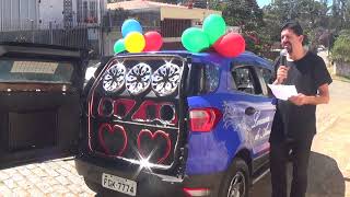 Loucura de amor de Reconciliação em Mairipora porta da escola