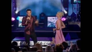 Christina Aguilera & Ricky Martin Nobody Wants To Be Lonely WMA 2001