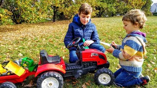 Малыш весело едет на тракторе, трактор сломался, нужна помощь. Детское видео. Трактор. Для детей.