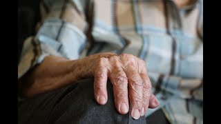 Откладывать деньги в молодости? Стоит ли идти в негосударственные пенсионные фонды