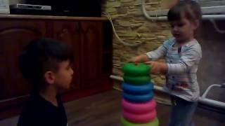 VLOG:Складываем большую пирамиду/Костя и Василиса/Kostya and Vasilisa put a big pyramid