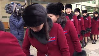 Две Кореи под одним флагом: делегация из КНДР прибыла на Олимпиаду