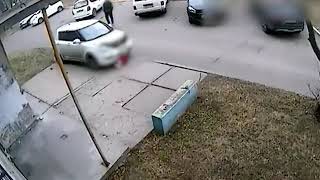 В Ангарске водитель дважды проехал по сбитой женщине.
