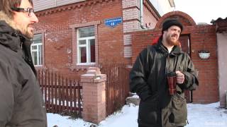 «Люди в России стали менее ксенофобичные». Интервью с «веселым молочником» / На Geely в Якутию