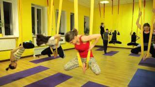 Популярное направление Fly yoga или йога в гамаках