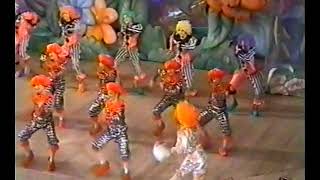 Ансамбль "Буратино". Танец "Клоуны". 2002г.