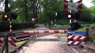 Trein slagboom in Venlo vlakbij een woud van 12 mei 2012