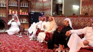 بندر بن عوير في مجلس علي بن حمري