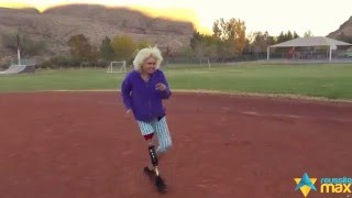 Woman with one leg dancing ! Happiness is a choice - Le bonheur est un choix