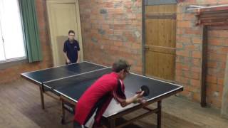 Match amical de tennis de table