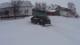 Опель Астра (Opel Astra H) по снегу.