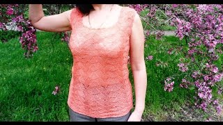 Вязание ажурной летней майки с рельефным узором спицами.
