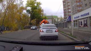 Бетономешалка провалилась в Воронеже