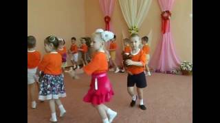 Танец с игрушками