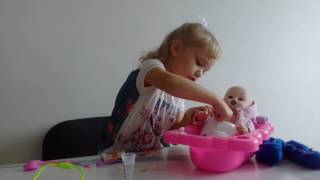 Набор доктора, лечим малыша Гену.Doctor set, treat the baby Gene.Канал для детей.Новый детский канал