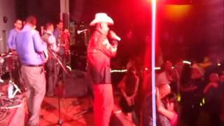 TE ANDO SIGUIENDO LOS PASOS JORGE GAMBOA CON BANDA