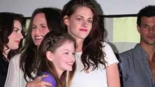 Mackenzie Foy Comic-Con Photos Reel