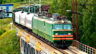 "Помощник поросёнок". ВЛ11-124/125 А СМЕ с грузовым поездом
