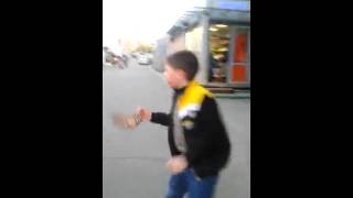 ШОК! Малолетки унижают