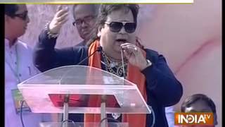 Watch Bappi Lahiri singing in Modi's kolkata rally
