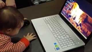 Малышка и Компьютер! Хакер Подрастает! Смешно! Baby and Computer! Ridiculously!