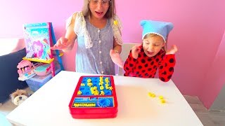 Игра PERFECTION собери на время !!! Играю с мамой на скорость