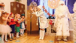 Снег руками нагребаем Лепим лепим ком большой Музыкальная детская игра