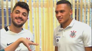 Leo Jabá faz surpresa para torcedor do Corinthians
