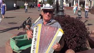 NOSTALGI!!! Советская музыка  звучит на улице в Бресте! Soviet music!!1