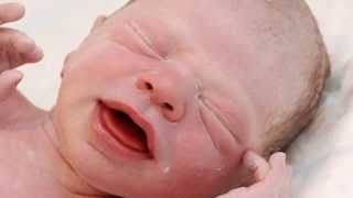 ¿Por qué sonríen los bebes recién nacidos?