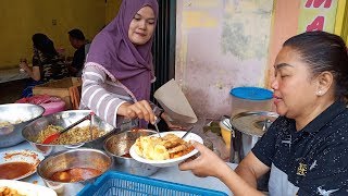 Sarapan Pagi Nasi Uduk Dipinggir Jalan Sudah Enak Lauknya Banyak Murah Lagi