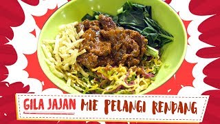 Mie Pelangi Toping Rendang Paling Nikmat - Indonesian Street Food | Gila Jajan #22