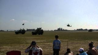 Griffin chopper drops troops (demo) - Abbotsford Airshow Aug 12 2011