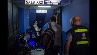 ¿Sexo en exceso? Cierran 3 salas de cine porno en Cali que iban más allá de reproducir películas