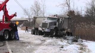 Semi accident southbound I-75 - Monroe, MI