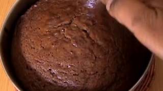 Mummy's Cooking -  Basic Chocolate cake using Pressure Cooker in Tamil